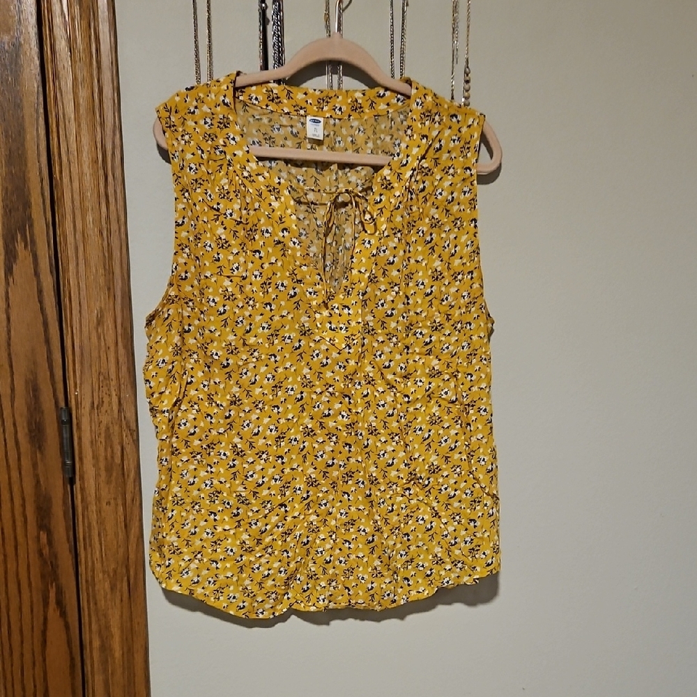Old Navy Yellow Floral Tie-Neck Sleeveless Camisole